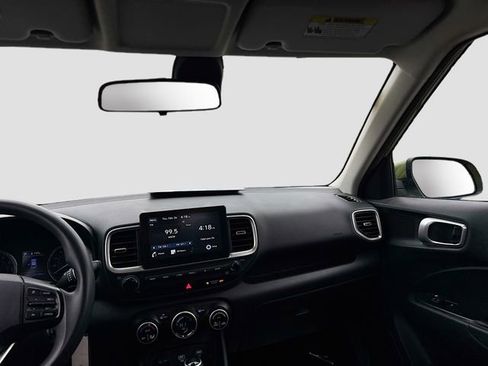 Used 2020 Hyundai Venue SEL image 21
