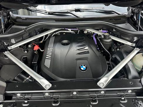 Certified 2023 BMW X7 xDrive40i w/ Premium Package AWD/4WD image 12