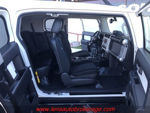 Used 2012 Toyota FJ Cruiser 4WD w/ Upgrade Pkg image 20
