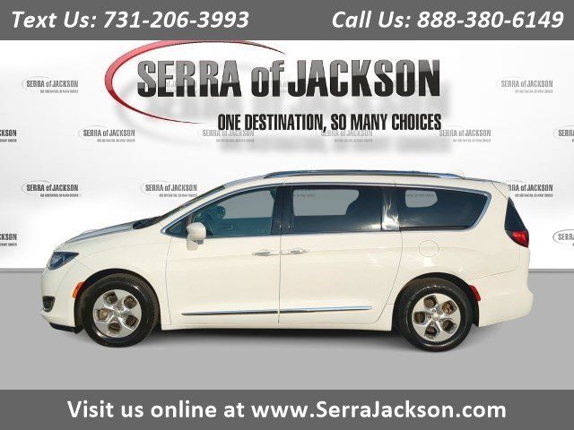 Used 2017 Chrysler Pacifica Touring-L Plus FWD image 1