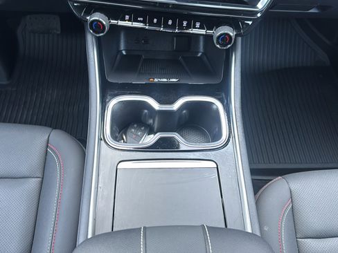 Used 2024 Chevrolet Traverse Z71 w/ LPO, Floor Liner Package image 38