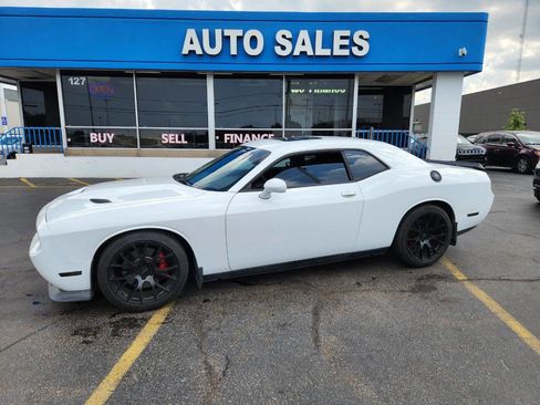 Used 2012 Dodge Challenger SRT8 w/ Premium Sound Group image 2