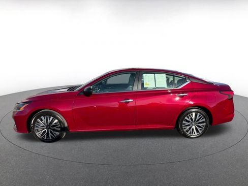 Used 2025 Nissan Altima 2.5 SV image 8