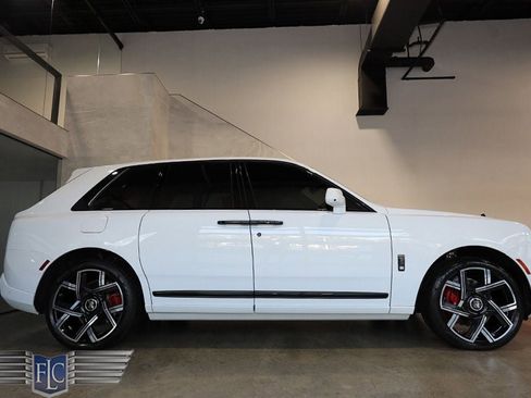 Used 2026 Rolls-Royce Cullinan Black Badge AWD/4WD image 53