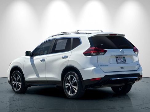 Used 2020 Nissan Rogue SV w/ Premium Package FWD image 6