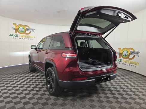 Certified 2024 Jeep Grand Cherokee Limited w/ Black Appearance Package AWD/4WD image 32
