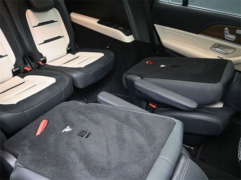 Used 2024 Mercedes-Benz GLS 63 AMG 4MATIC image 29