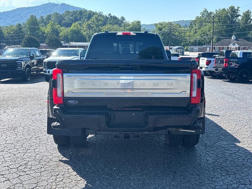 Used 2023 Ford F450 Platinum w/ FX4 Off-Road Package AWD/4WD image 6