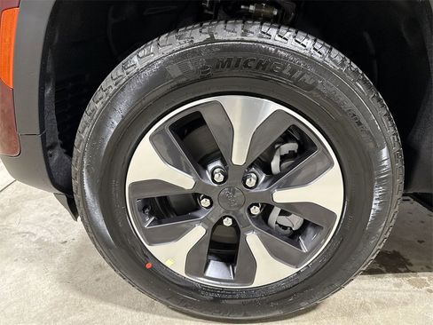 New 2025 Jeep Grand Cherokee Limited 4xe image 24