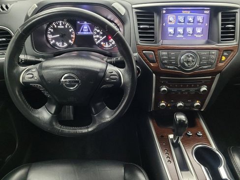 Used 2017 Nissan Pathfinder Platinum FWD image 22