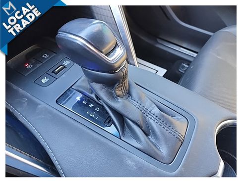 Used 2021 Toyota Venza Limited image 32