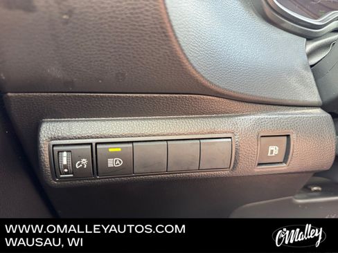 Used 2022 Toyota Corolla LE FWD image 18