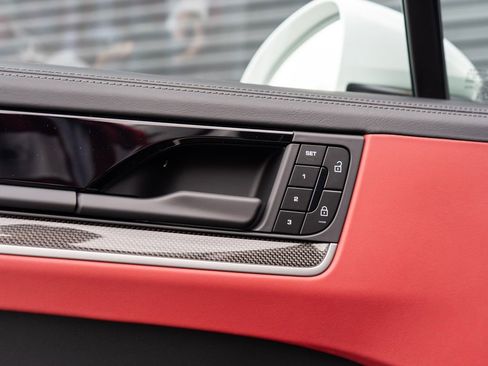 New 2026 Porsche Cayenne E-Hybrid Coupe AWD/4WD image 30