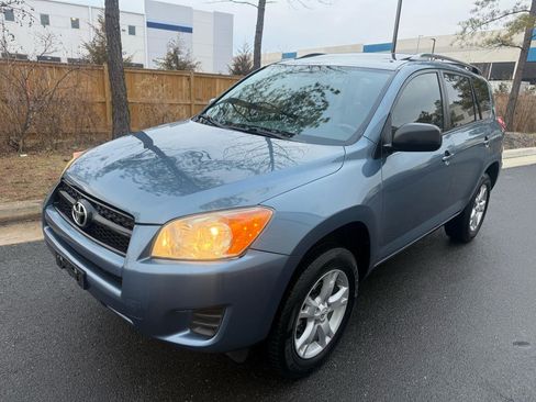 Used 2012 Toyota RAV4 FWD w/ Upgrade Value Pkg image 2