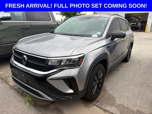 Used 2022 Volkswagen Taos S AWD/4WD image 1