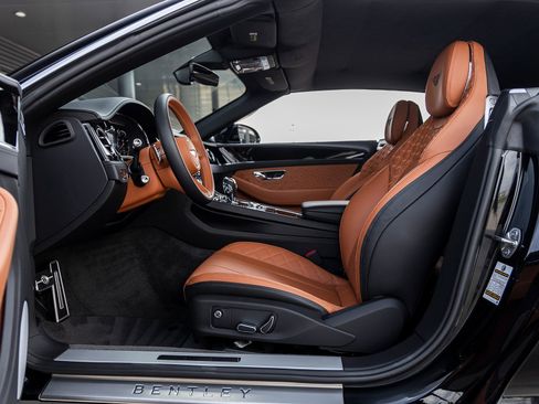 Used 2022 Bentley Continental GT image 19