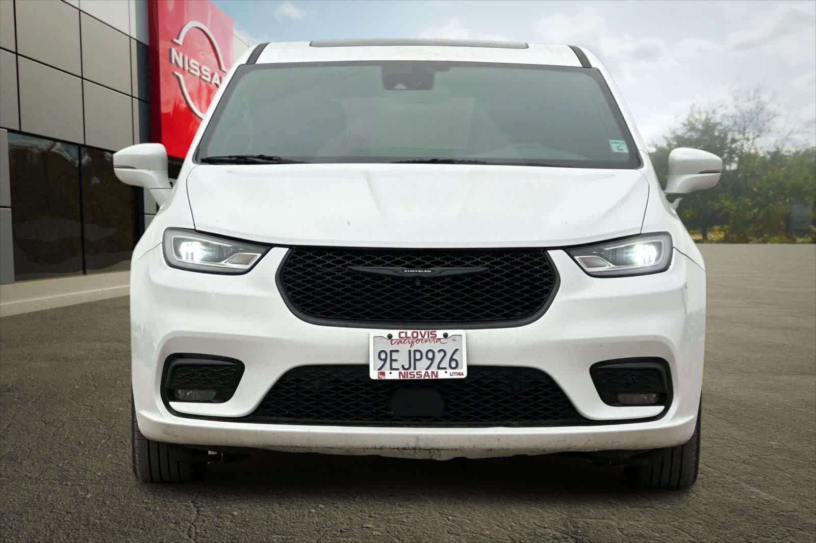 Used 2022 Chrysler Pacifica Limited w/ S Appearance Package FWD image 11