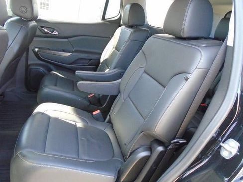 Used 2023 GMC Acadia SLT w/ Elevation Edition image 21