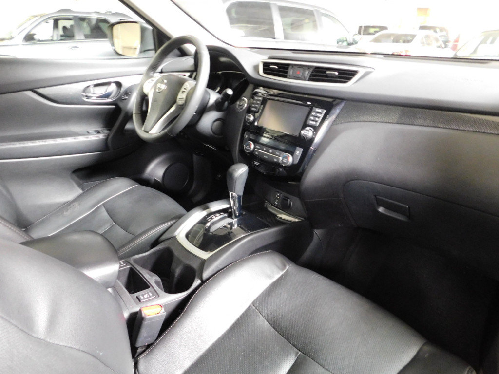 Used 2016 Nissan Rogue SL w/ SL Premium Package AWD/4WD image 12