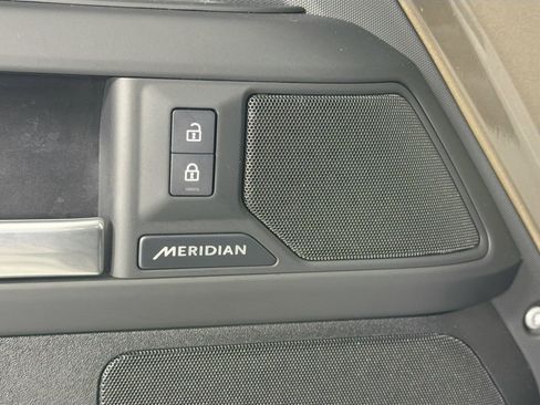 Certified 2025 Land Rover Defender 90 S image 20