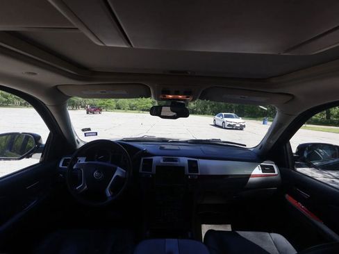 Used 2008 Cadillac Escalade ESV AWD image 22