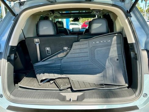 Used 2023 Honda Pilot Touring image 14