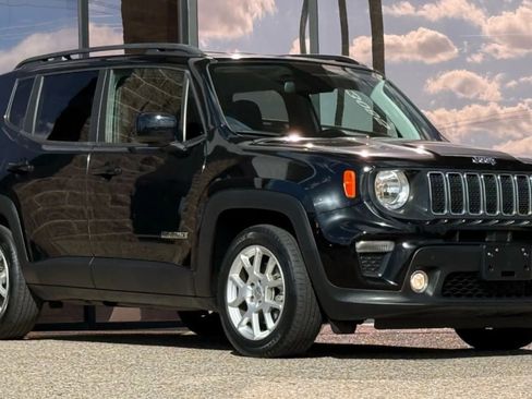 Used 2019 Jeep Renegade Latitude w/ UConnect 8.4 Nav Group image 18