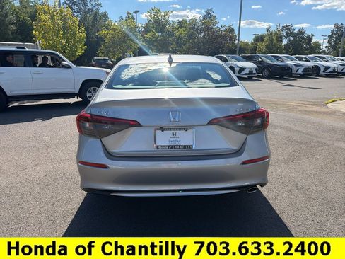 Used 2024 Honda Civic Sport image 6