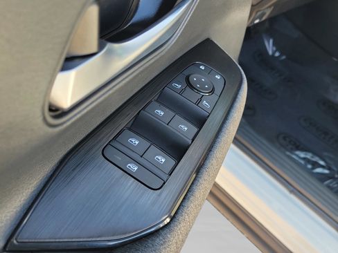 New 2026 Nissan Kicks SV image 28