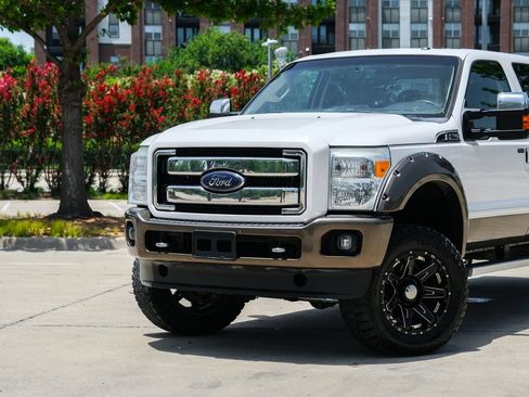 Used 2015 Ford F250 King Ranch w/ FX4 Off-Road Package AWD/4WD image 8