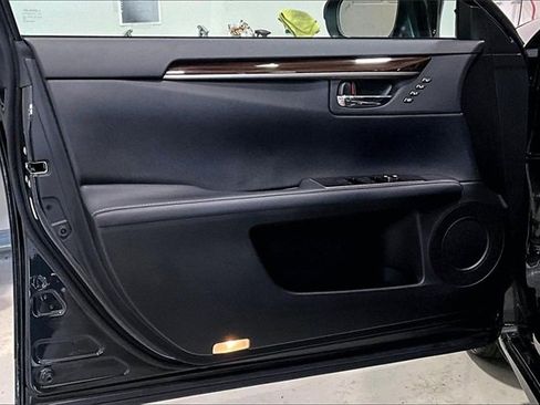 Used 2017 Lexus ES 350 w/ Luxury Package image 20