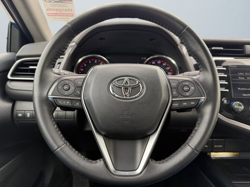 Used 2020 Toyota Camry XSE image 10