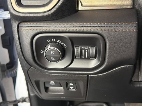 Used 2021 RAM 1500 Limited AWD/4WD image 15