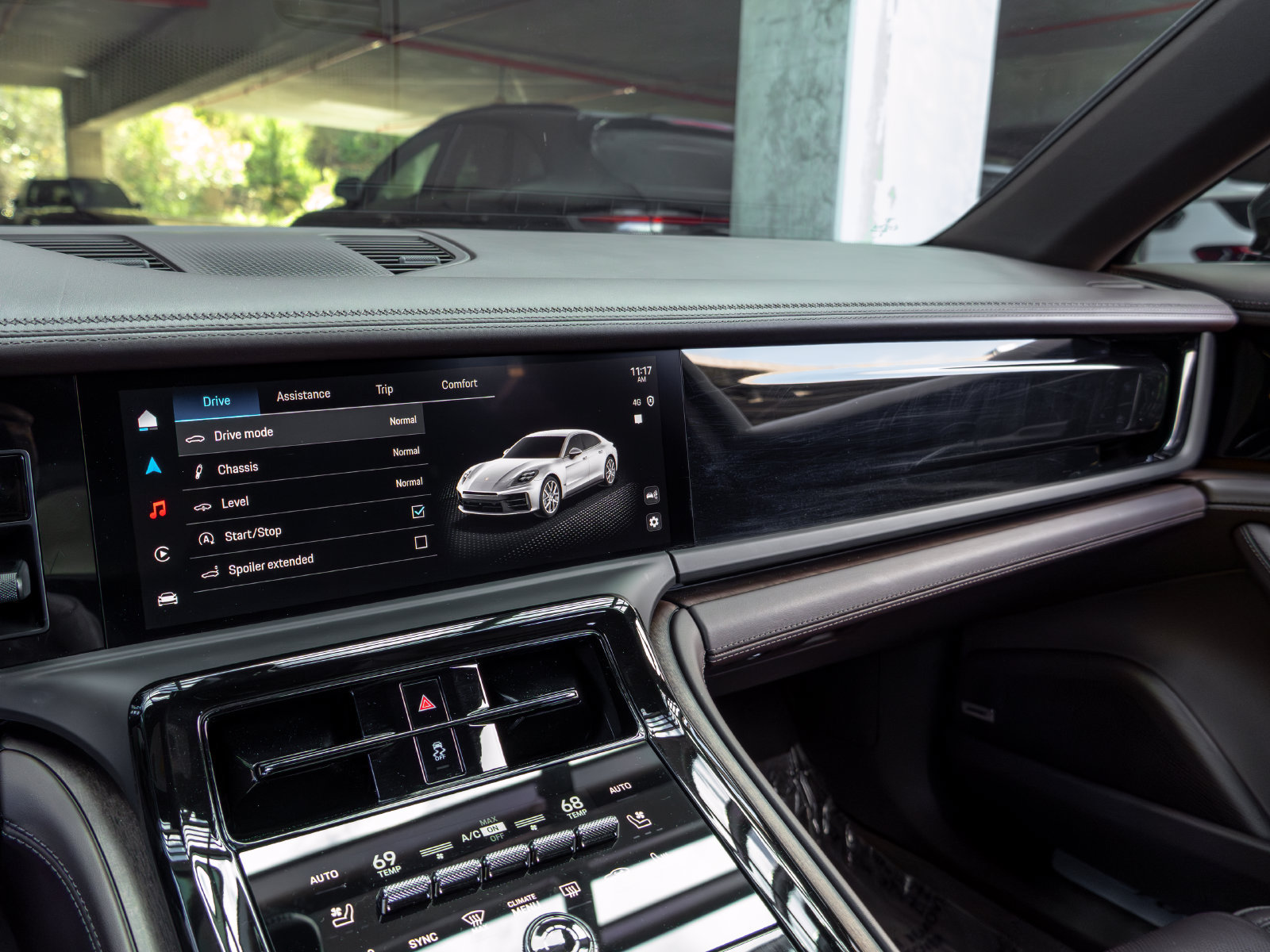 Certified 2024 Porsche Panamera image 35