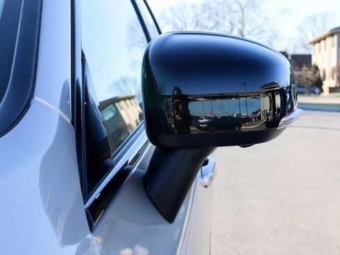 Used 2025 Volvo XC60 B5 Plus image 7