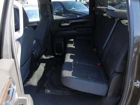 Used 2023 Chevrolet Silverado 1500 LT AWD/4WD image 17