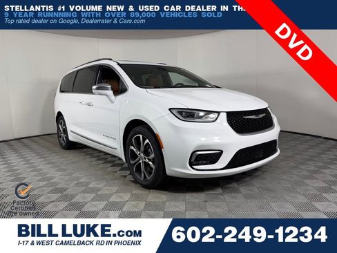 Certified 2024 Chrysler Pacifica Pinnacle image 1