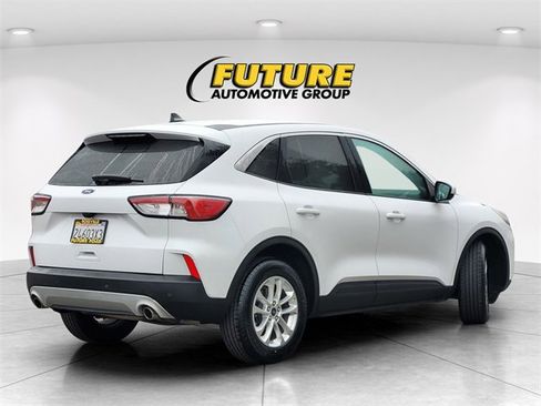 Certified 2021 Ford Escape SE image 4