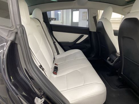 Used 2018 Tesla Model 3 image 16