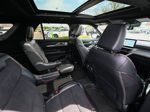 Certified 2025 Ford Explorer ST AWD/4WD image 29