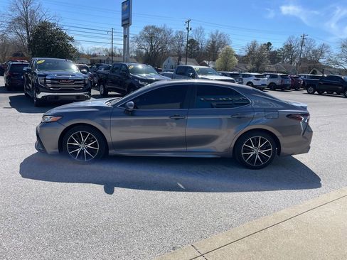 Used 2024 Toyota Camry SE w/ Convenience Package image 5