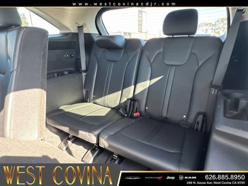Used 2024 Kia Sorento S FWD image 35