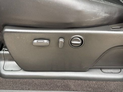 Used 2010 GMC Sierra 2500 SLT w/ SLT Convenience Package image 31