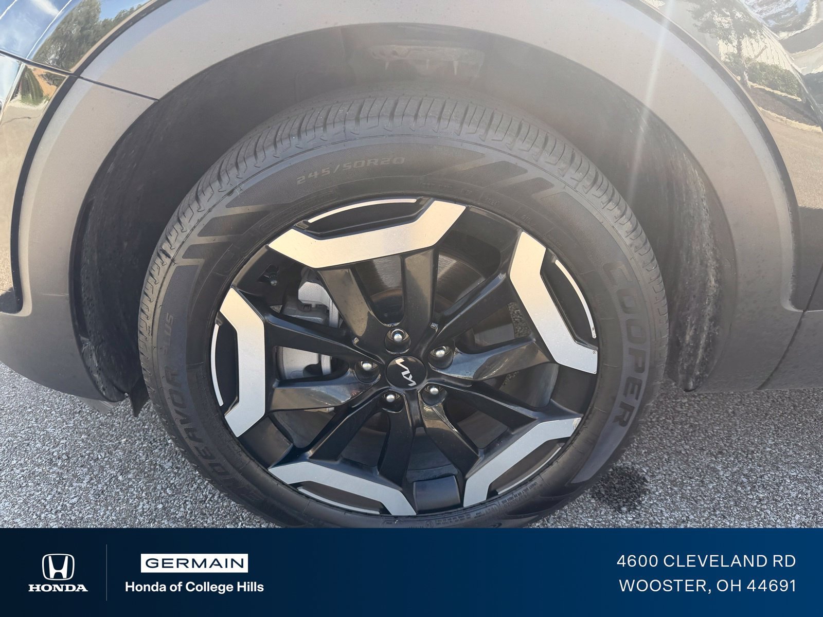 Used 2023 Kia Telluride S FWD image 3