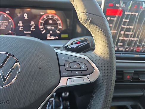 New 2026 Volkswagen Tiguan SE R-Line image 16