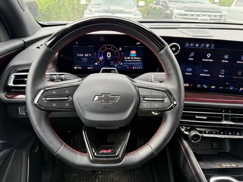 Used 2026 Chevrolet Traverse RS w/ LPO, Floor Liner Package AWD/4WD image 11