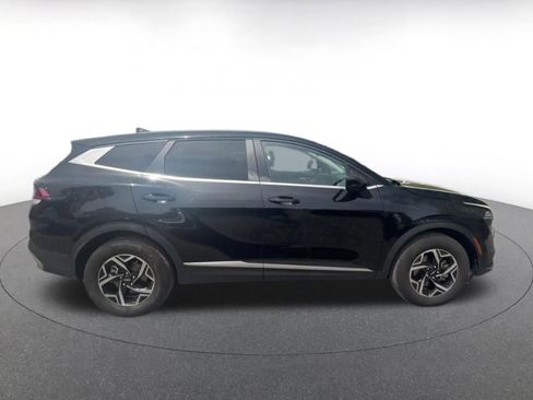 Used 2025 Kia Sportage LX AWD/4WD image 16