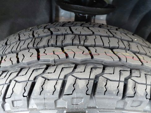 New 2026 GMC Acadia AT4 image 11