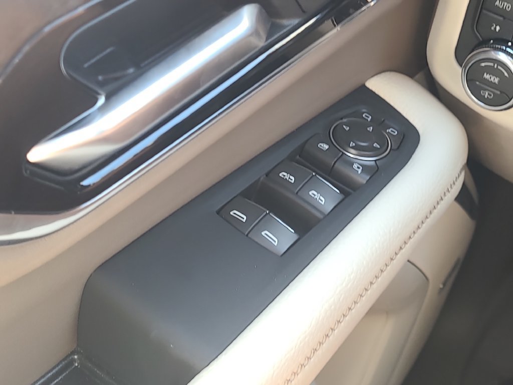 New 2026 GMC Yukon Denali w/ Denali Reserve Package AWD/4WD image 19