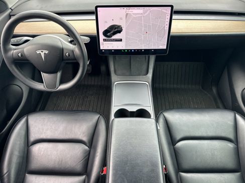 Used 2021 Tesla Model Y Long Range image 6